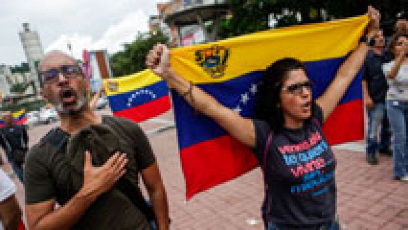  La oposición venezolana defiende la consulta popular y llama a la desobediencia civil contra Maduro