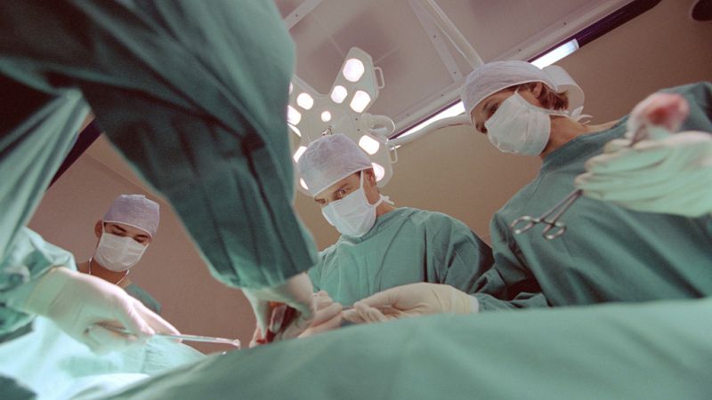 Esto me suena. Las tardes del Ciudadano García - El cirujano torácico español que opera con una sola incisión - Escuchar ahora