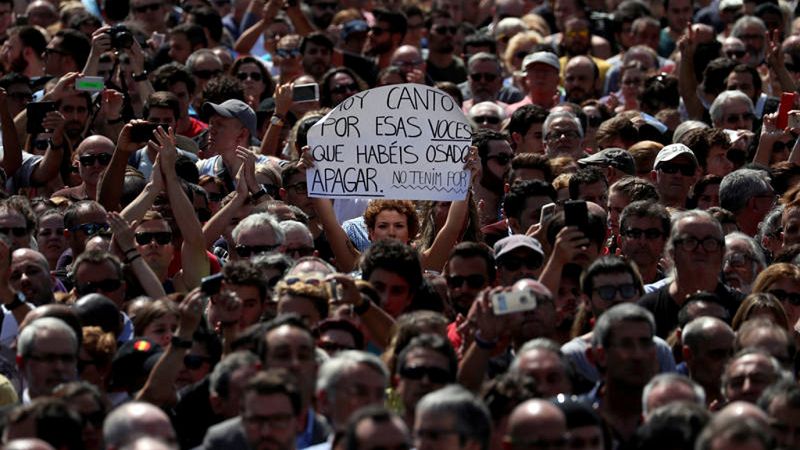 Diario de las 2 - Llamada a la participación masiva en la manifestación contra el terrorismo de Barcelona - Escuchar ahora