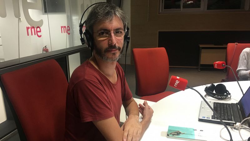 Gente despierta - Xoel López presenta su primer libro de poesía, 'Bailarás cometas bajo el mar' - Escuchar ahora