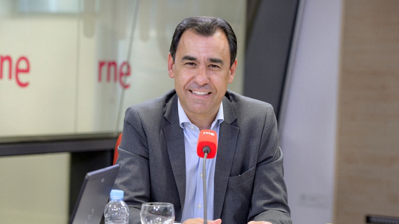 Las mañanas de RNE - Martínez-Maíllo pide a Colau que cumpla con la legalidad - Escuchar ahora