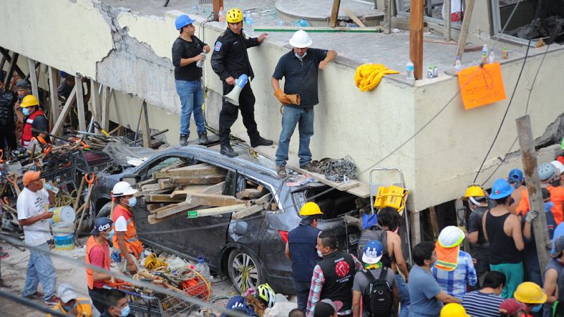 Las mañanas de RNE - Sigue en aumento la cifra de muertos por el terremoto en el centro de México - Escuchar ahora