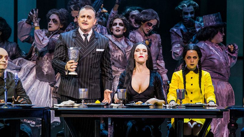 Las mañanas de RNE - 'La familia Addams', un éxito de Broadway, en el Teatro Calderón - Escuchar ahora