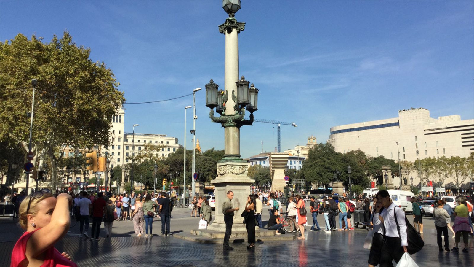 Plaça gran - Rambla de Barcelona. Turisme