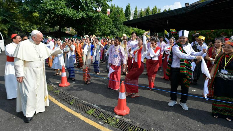 24 horas - Los obispos tachan de inquisitorial la ley LGTBI de Podemos e invitan a los partidos a oponerse - Escuchar ahora