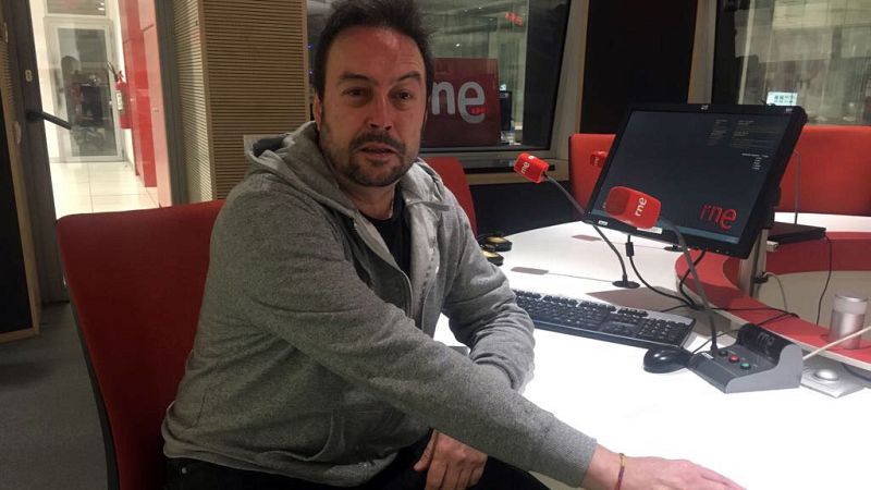 Gente despierta - Ángel Petisme: "A los poetas nos cuesta ficcionar" - Escuchar ahora