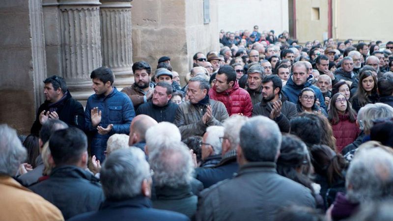 Concentración en Andorra, Teruel, en recuerdo de los asesinados por Igor el ruso - Escuchar ahora 