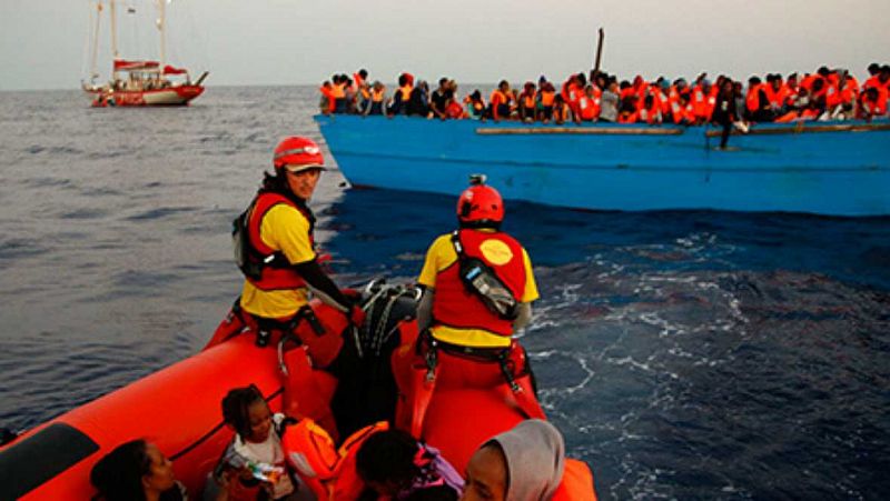 Diario de las 2 - A bordo del Open Arms, que salva vidas en el Mediterrneo - Escuchar ahora
