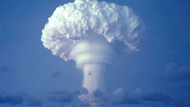 Documentos RNE - La bomba atómica. La era de la energía nuclear