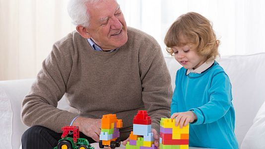 Cuaderno mayor - Cuaderno mayor - Abuelos que cuidan a sus nietos: beneficios - 10/04/18 - escuchar ahora