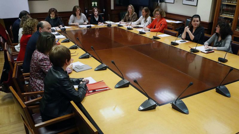 Boletines RNE - Pacto contra la violencia de género: la oposición urge aplicar las medidas pactadas - Escuchar ahora