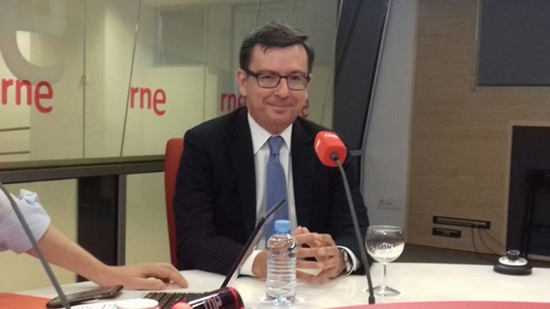Las mañanas de RNE - Escolano: "El Gobierno no se siente presionado para vender Bankia" - Escuchar ahora