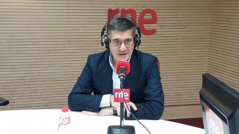 Las mañanas de RNE - Patxi López acusa a Puigdemont de someter a Cataluña a sus "intereses particulares" - Escuchar ahora