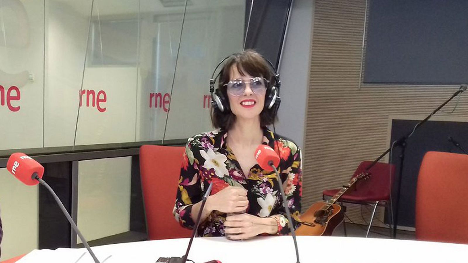  Las mañanas de RNE - Vega interpreta en directo el tema "Después de ti" - Escuchar ahora 