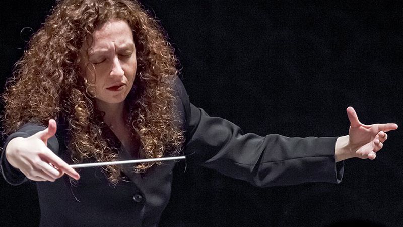 El canto del grillo - La esperanza femenina de la batuta - Escuchar ahora