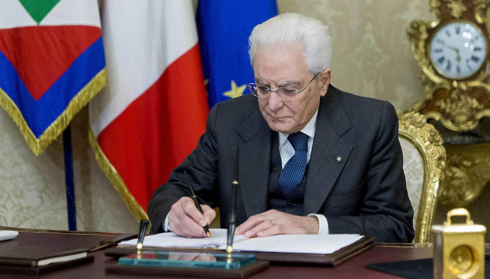  Europa abierta - Mattarella actúa y evita un Gobierno populista en Italia - escuchar ahora