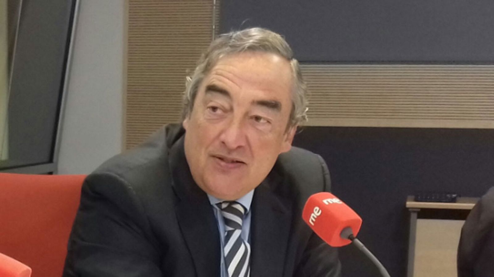 Las mañanas de RNE - Juan Rosell (CEOE): "La legislación laboral no se puede cambiar de un plumazo" - Escuchar ahora
