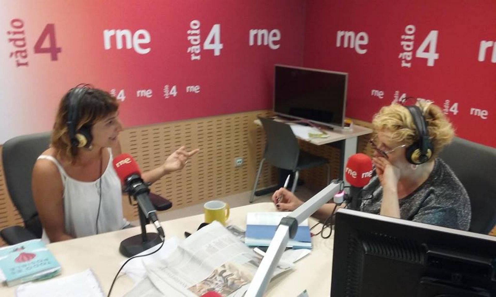  Amics i coneguts: Recomanacions teatrals + el drama dels refugiats +  llibre : 'Todo es posible'