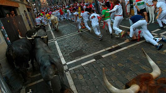 Radio 5 Actualidad - Los Miura dejan el encierro más rápido de estos Sanfermines - Escuchar ahora