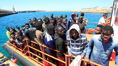 Las mañanas de RNE - Oleada de pateras en las costas españolas: ¿Hay colapso migratorio? - Escuchar ahora