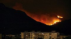Las mañanas de RNE - Continúa descontrolado el incendio de Llutxent que amenaza Gandía