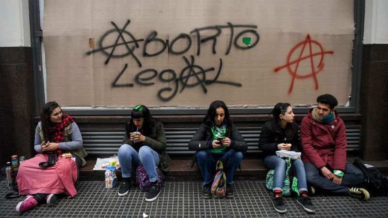  Cinco continentes - Las leyes que pueden cambiar Argentina y Colombia - 08/08/18 - Escuchar ahora