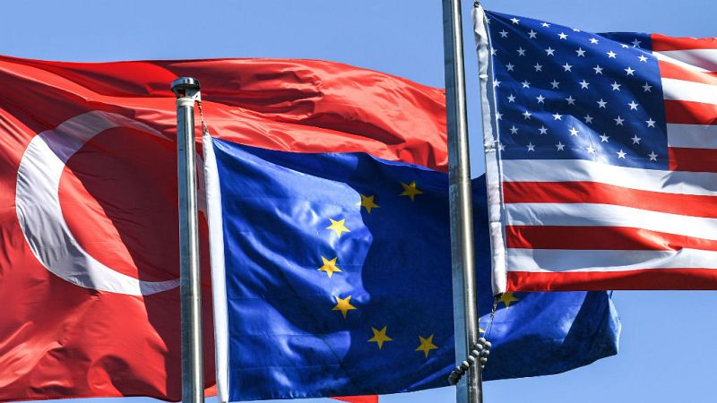 Cinco continentes - Turquía bordea la crisis político-económica - 15/08/18 - Escuchar ahora