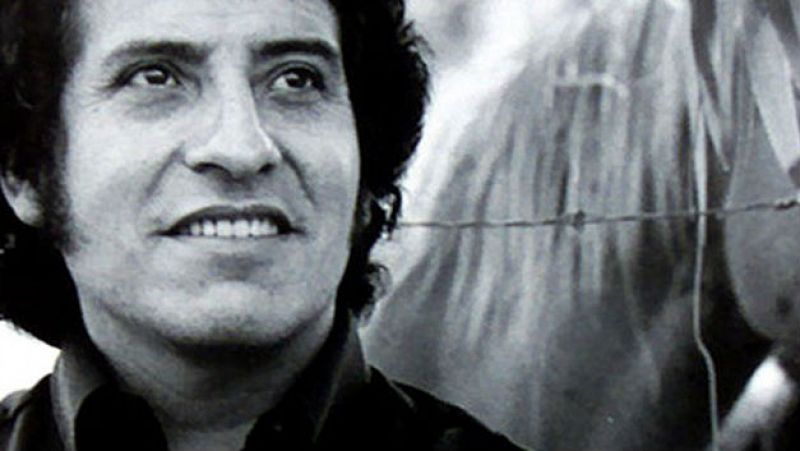 Mil guitarras recuerdan en Chile a Víctor Jara a 45 años de su asesinato - Escuchar ahora