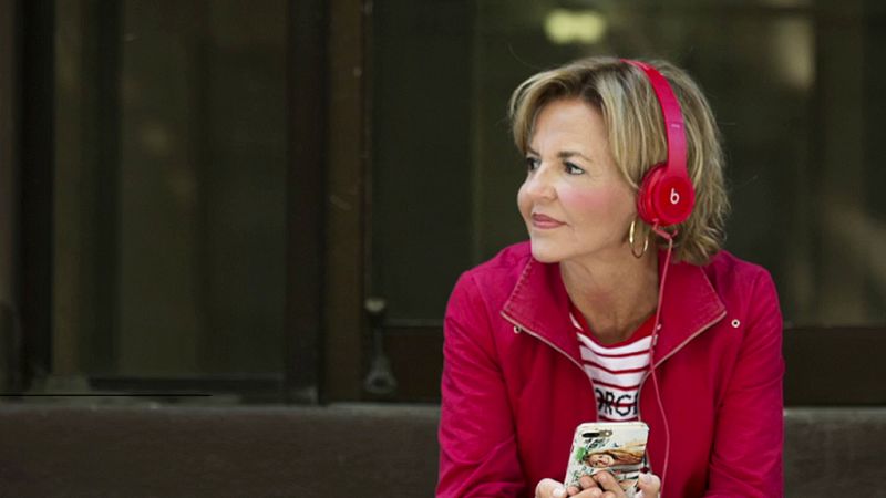 Las mañanas de RNE - Almudena Ariza: "'Soñadores' te transporta a cada una de las historias que contamos" - Escuchar ahora