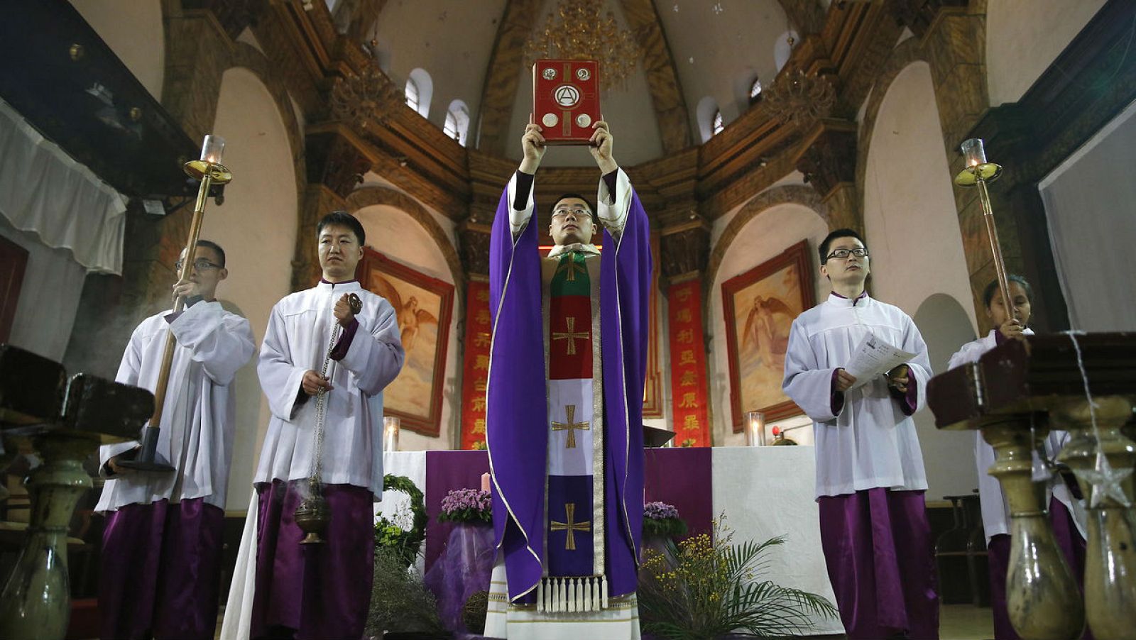 67 años de ruptura diplomática entre el Vaticano y China y un acuerdo vigilado para nombrar obispos - Escuchar ahora