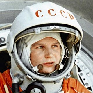 Valentina Tereshkova - Ángeles Caso - "Mujeres"