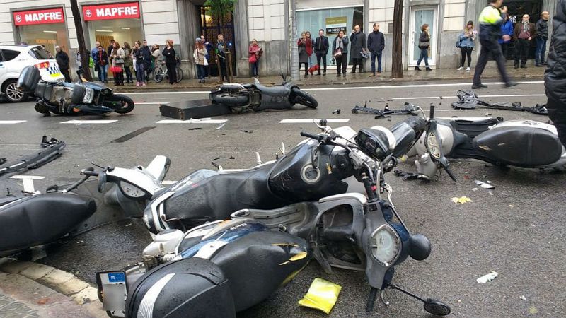 Boletines RNE - Un conductor pierde el control y atropella a varios peatones en Barcelona