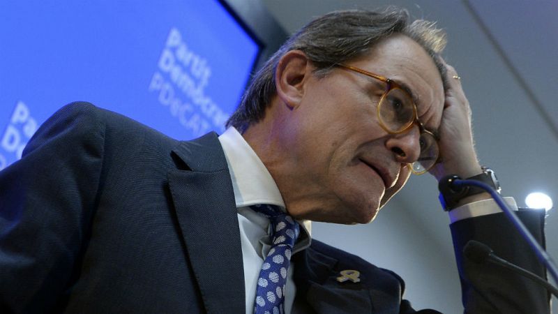 Boletines RNE - Puigdemont se ofrece a Junqueras para ser su número dos a las elecciones europeas - 13/11/18 - Escuchar ahora