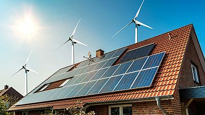 14 horas - Xavier Labandeira: "Es factible que en 2050 toda la energía que consumamos proceda de fuentes renovables" - Escuchar ahora