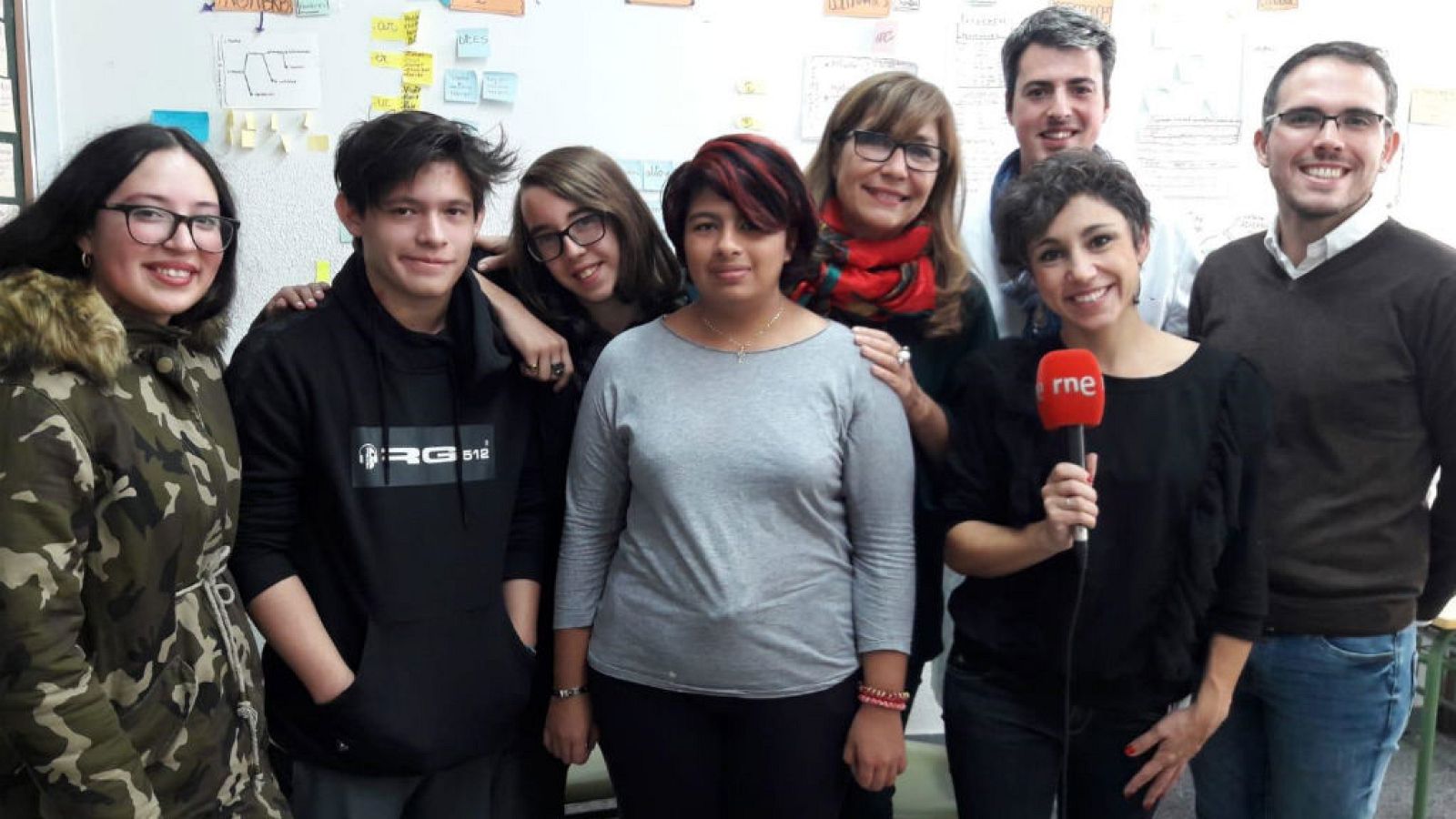  Todo Noticias - Mañana - La ciencia entra en las aulas para conseguir que salga a la calle - Escuchar ahora