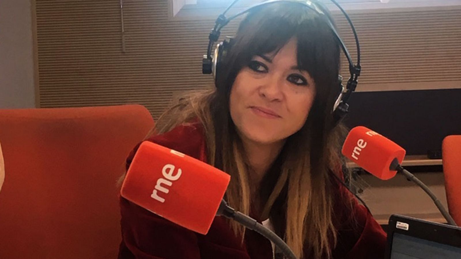 Vanesa Martín: "Mi madre y mi abuela son los pilares de mi vida" - Escuchar ahora