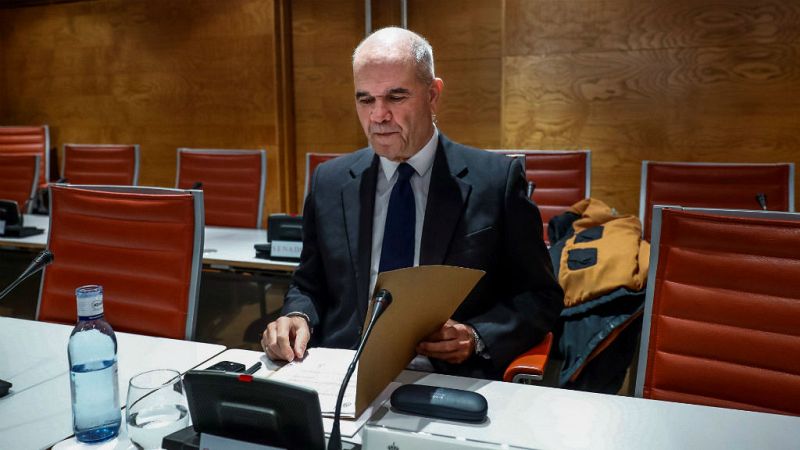  Radio 5 Actualidad - Chaves no contesta a ninguna pregunta que pueda perjudicarle - Escuchar ahora 