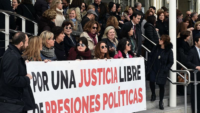 14 horas - Los jueces y fiscales paran para reclamar mejores condiciones - Escuchar ahora