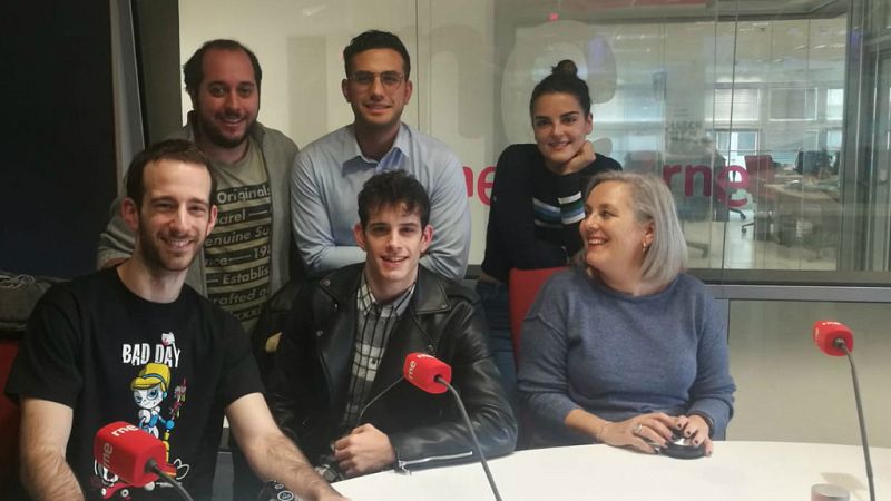  La Sala - Reunión de viejos conocidos: La joven compañía, Miguel Rabaneda y Dani Llull, Festival Don Quijote de París  - Escuchar ahora
