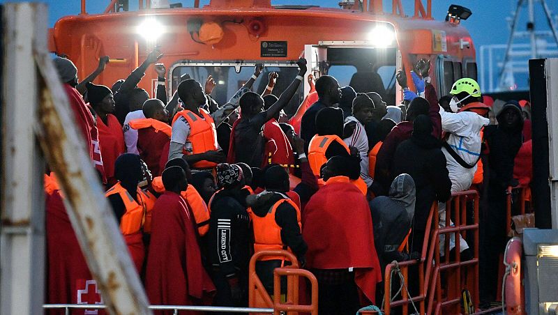 14 horas - Acción coordinada de varias ONG para rescatar migrantes en el Mediterráneo - Escuchar ahora