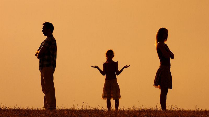 14 horas - El El Supremo prohíbe a los padres divorciados usar la vivienda familiar si conviven en ella con su nueva pareja - Escuchar ahora