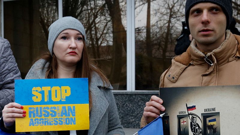 14 horas - La comunidad interncional trata de rebajar la tensión entre Rusia y Ucrania - Escuchar ahora