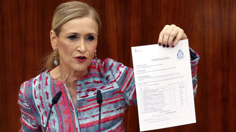  Boletines RNE - 'Caso máster': la juez procesa a Cristina Cifuentes y archiva la causa contra Carmen Montón - Escuchar ahora 