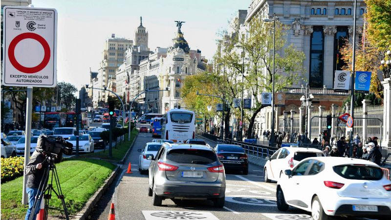 14 horas - Madrid Central no convence a comerciantes, aútonomos y residentes de la capital - Escuchar Ahora