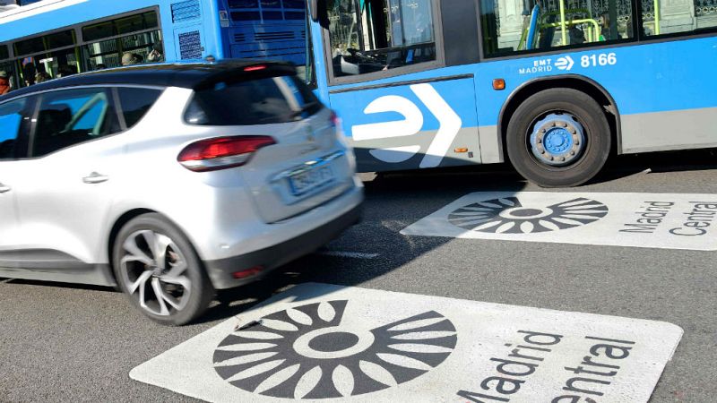 14 horas - Madrid estrena las restricciones al tráfico en el centro - Escuchar Ahora