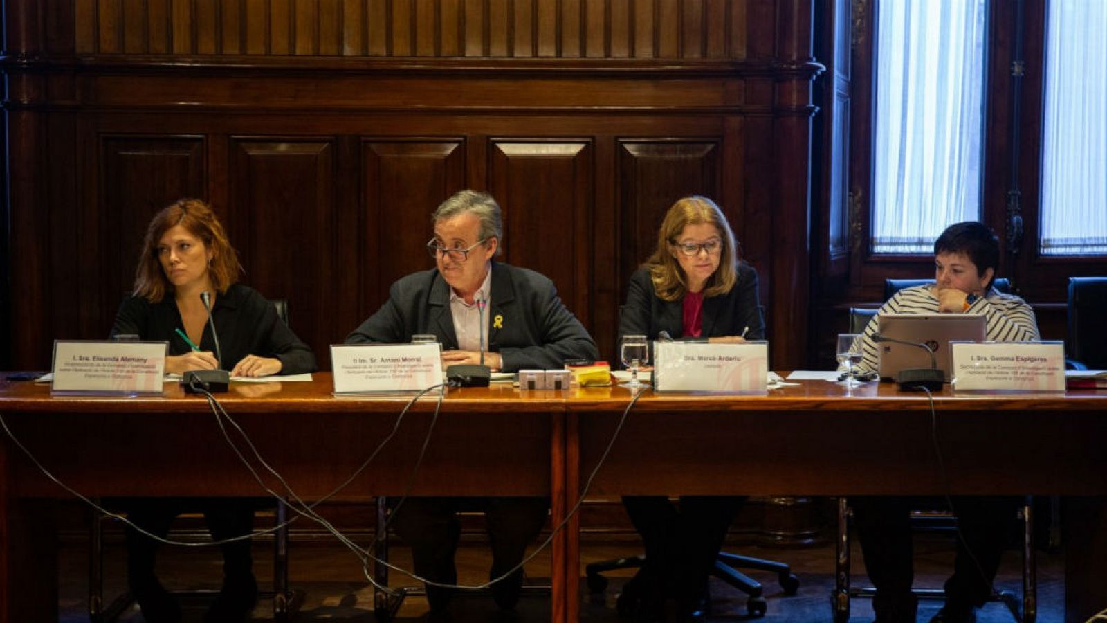  Boletines RNE - Rajoy y Sánchez, entre otros, en la Comisión de investigación del 155 en el Parlament - Escuchar ahora