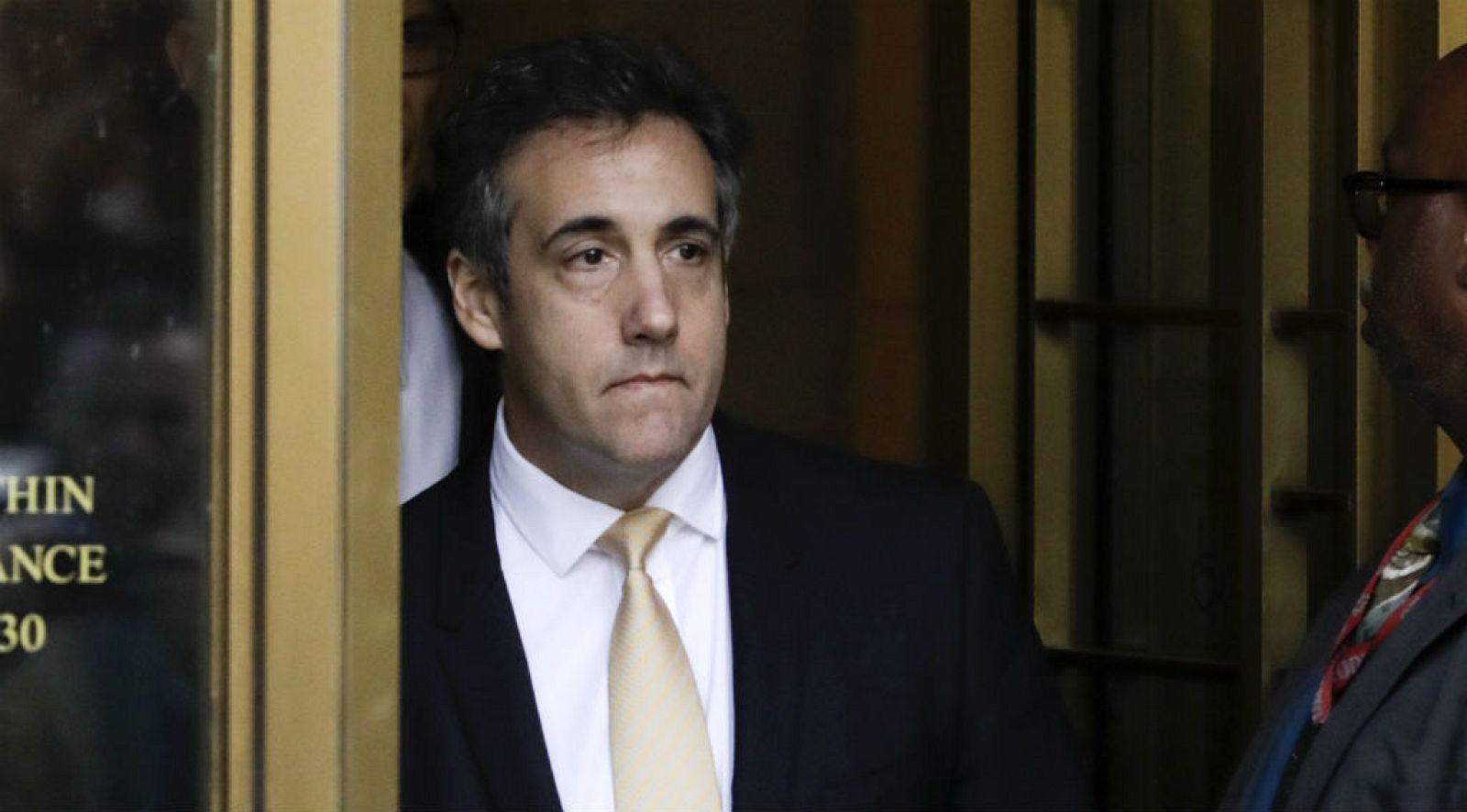  El abogado de Donald Trump durante años, condenado a tres años de cárcel - escuchar ahora