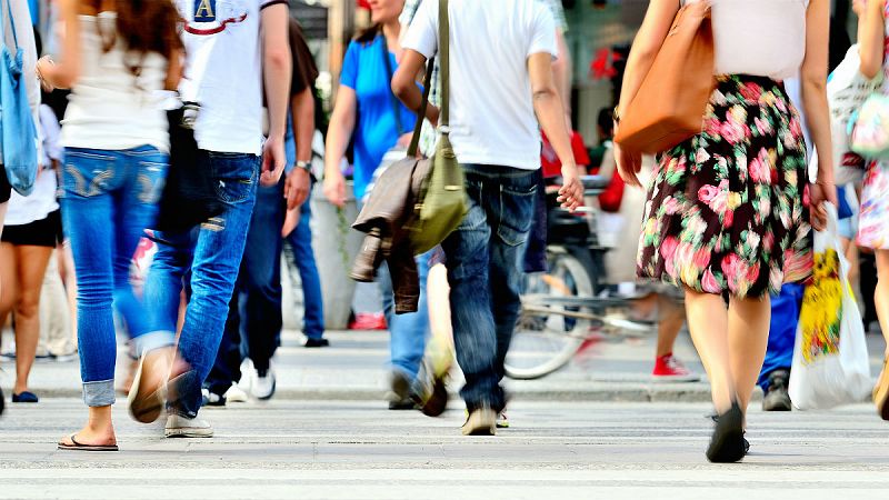 Boletines RNE - La inmigración compensa la pérdida de población en España - Escuchar ahora