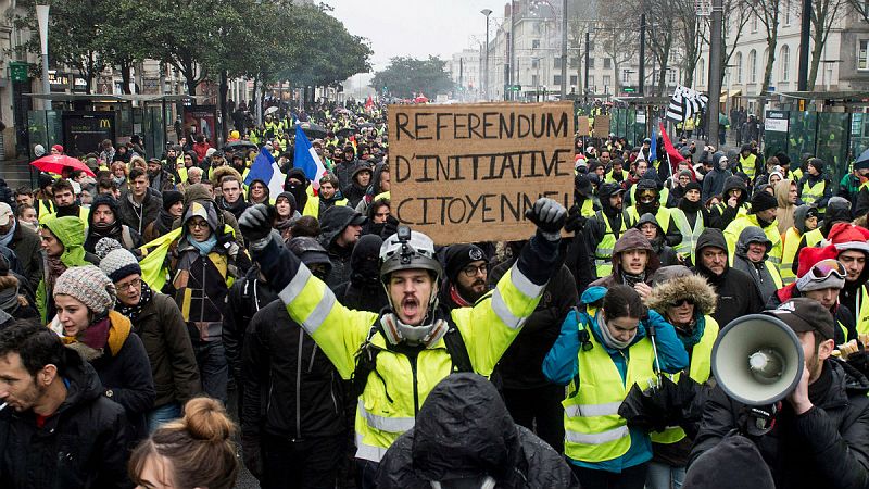 14 horas - Las protestas de los 'chalecos amarillos' cumplen un mes - Escuchar ahora
