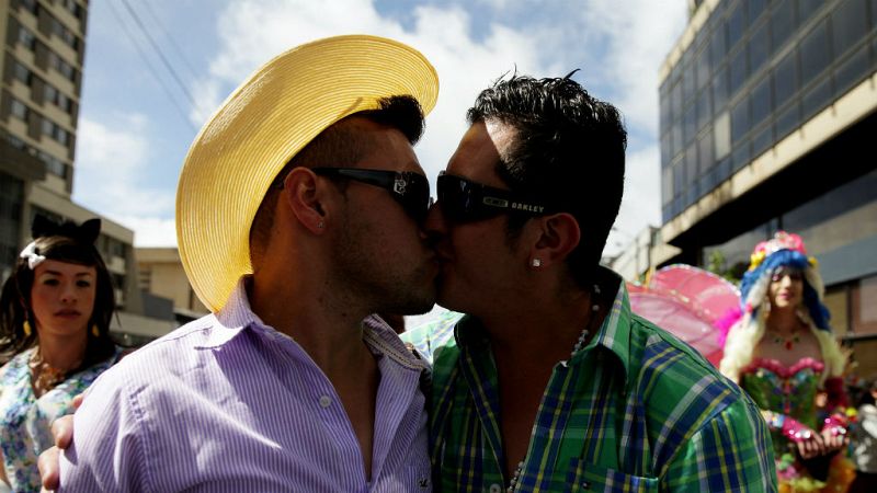 14 horas - Cuba cierra la puerta a los matrimonios homosexuales - escuchar ahora